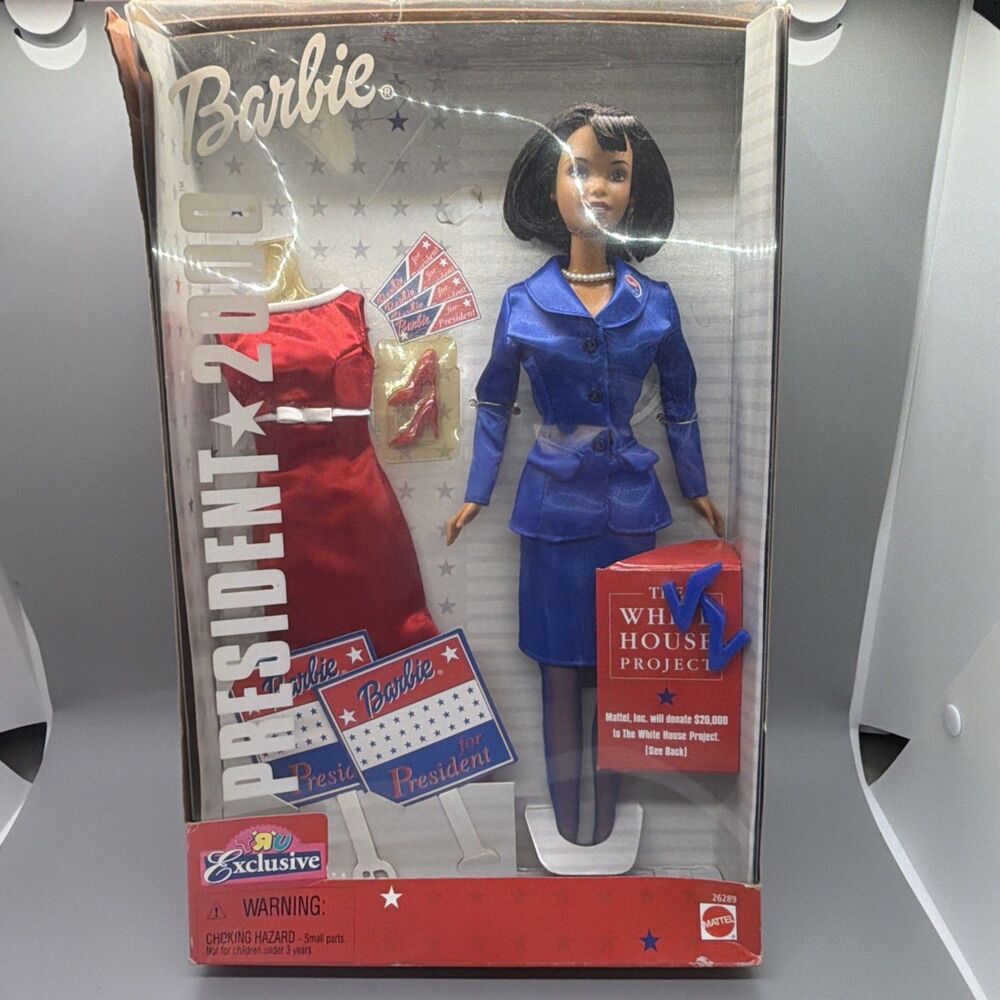 White House President 2000 Barbie Brunette Toys R Us 26289 (Z14)-